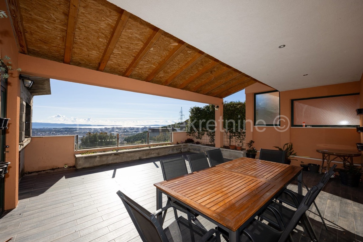 Solin, Rupotina, casa indipendente 260m2 con giardino e vista
