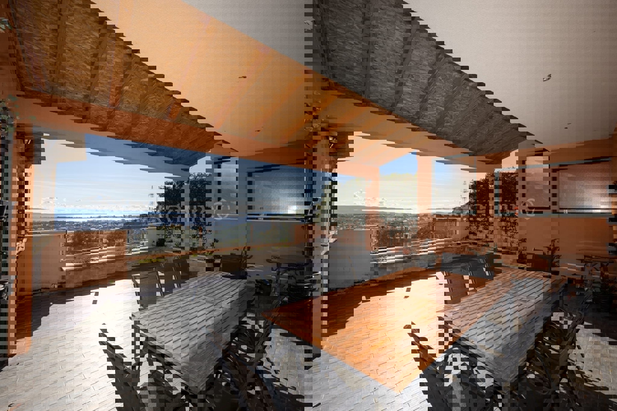 Solin, Rupotina, casa indipendente 260m2 con giardino e vista