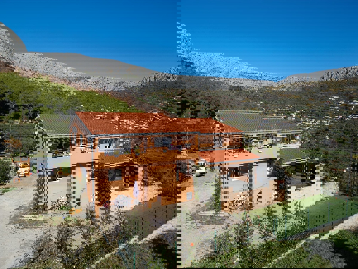 Solin, Rupotina, casa indipendente 260m2 con giardino e vista