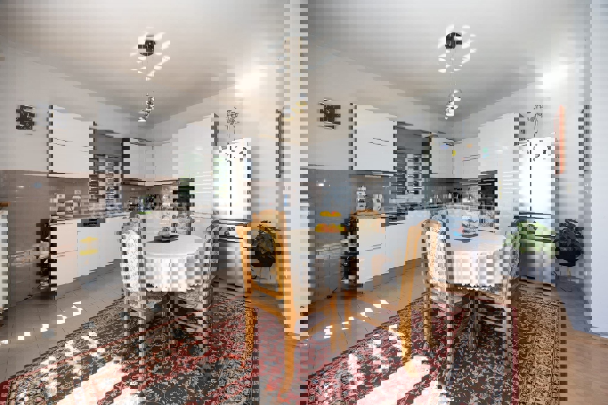 Solin, Rupotina, casa indipendente 260m2 con giardino e vista