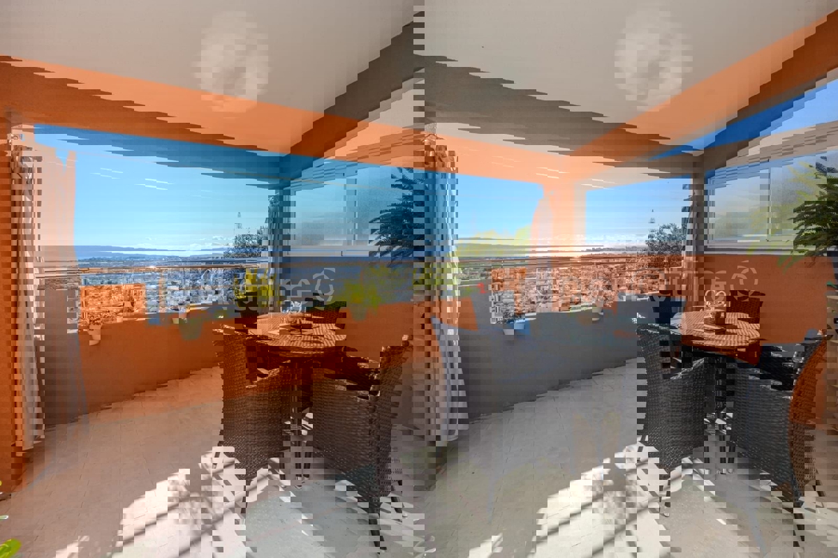 Solin, Rupotina, casa indipendente 260m2 con giardino e vista