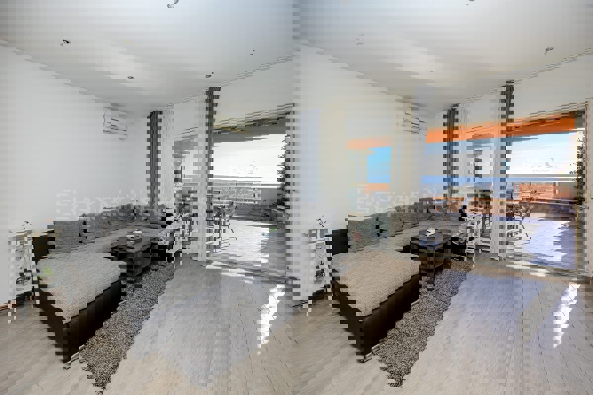 Solin, Rupotina, casa indipendente 260m2 con giardino e vista