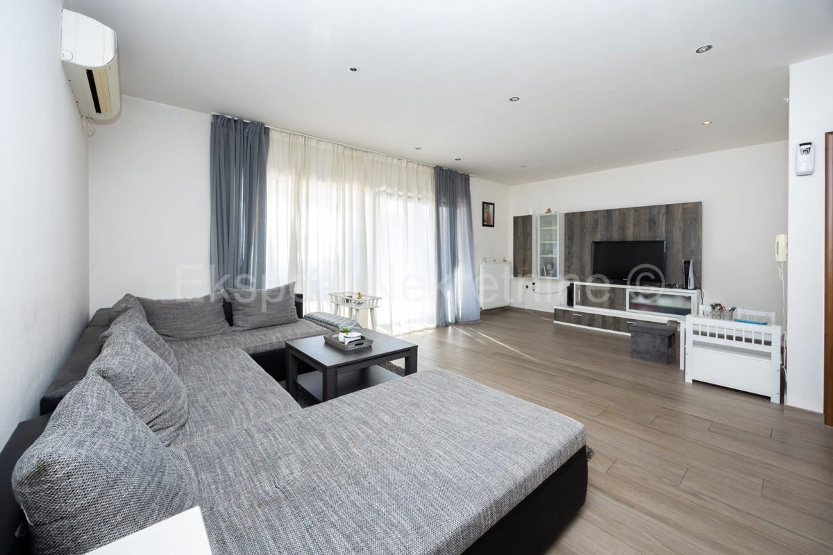 Solin, Rupotina, casa indipendente 260m2 con giardino e vista