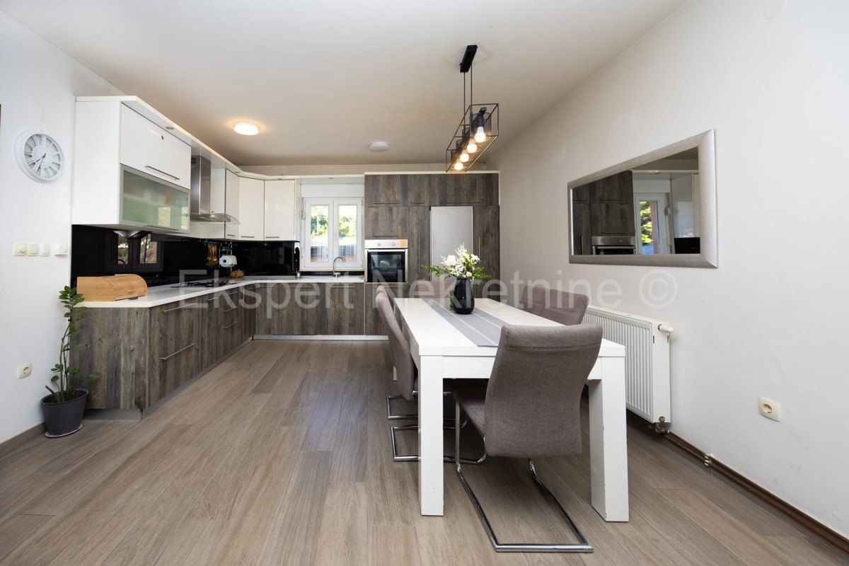 Solin, Rupotina, casa indipendente 260m2 con giardino e vista