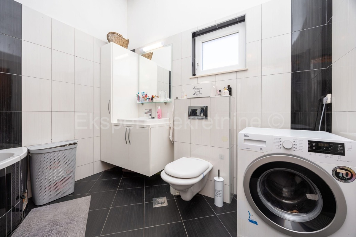 Solin, Rupotina, casa indipendente 260m2 con giardino e vista