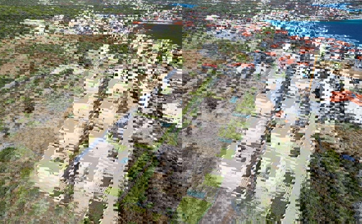 Rogoznica, luxury villa 309 m2 with swimming pool (40m2) only 120 from the sea and beach,