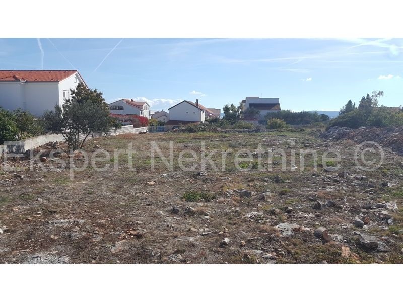 Čiovo, Okrug G., terreno edificabile di 922 m2 proprio accanto alla strada