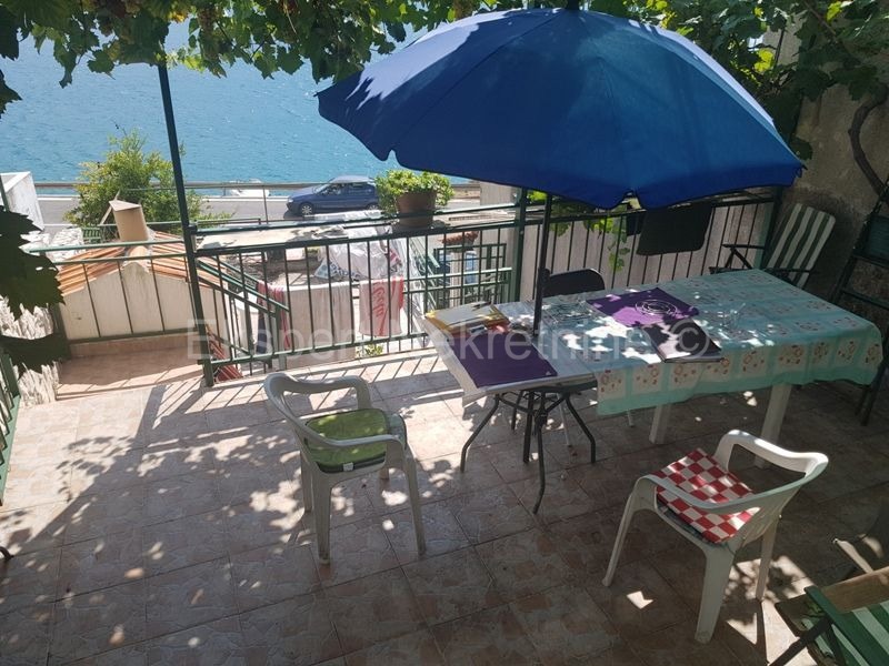 Marina, Poljica, casa bifamiliare 160 m2, garage, prima fila al mare