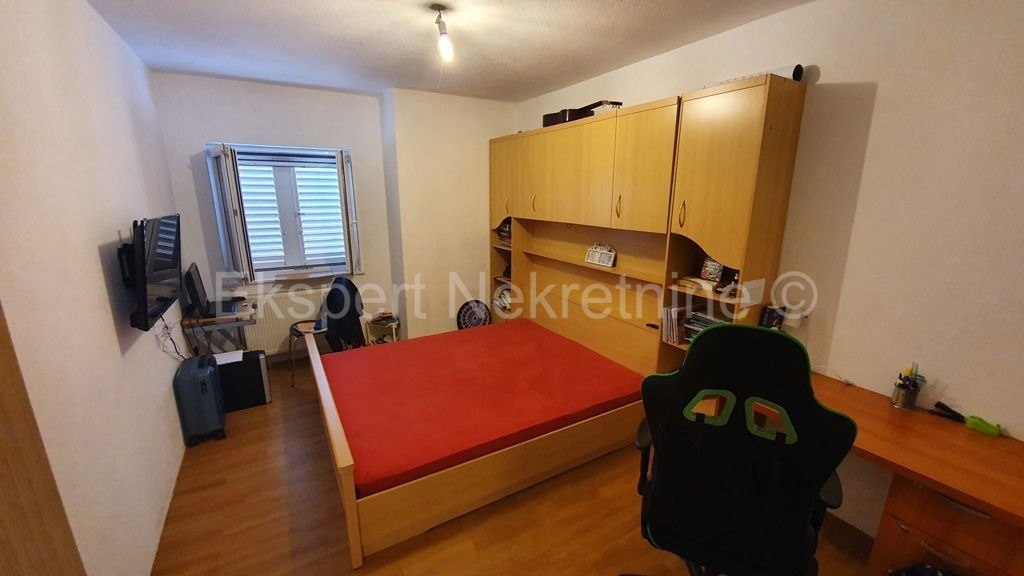 Čiovo, Okrug Gornji, appartamento trilocale 135 m2, ampio terrazzo, garage