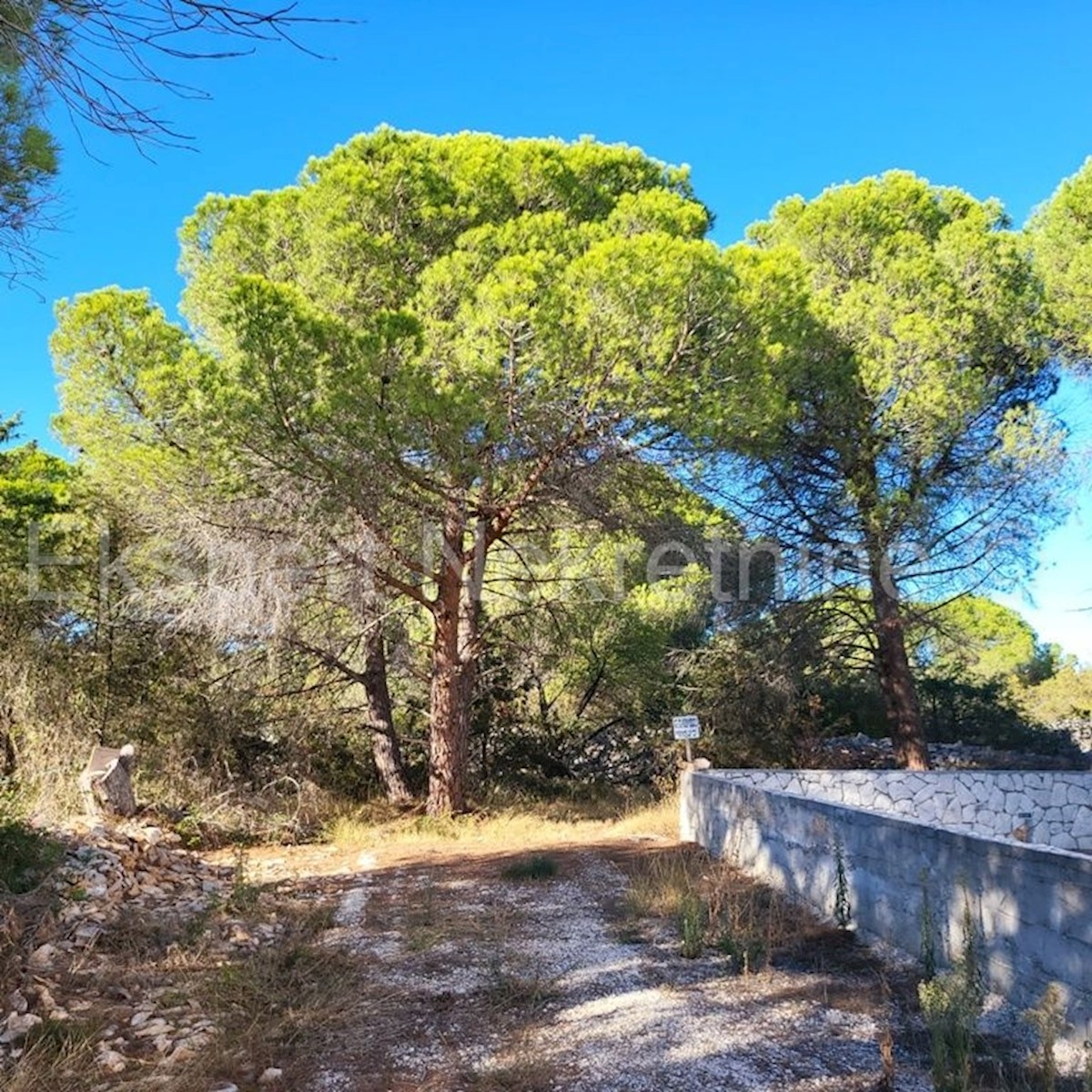 Čiovo, Okrug G., Rastići, terreno edificabile 1950m2