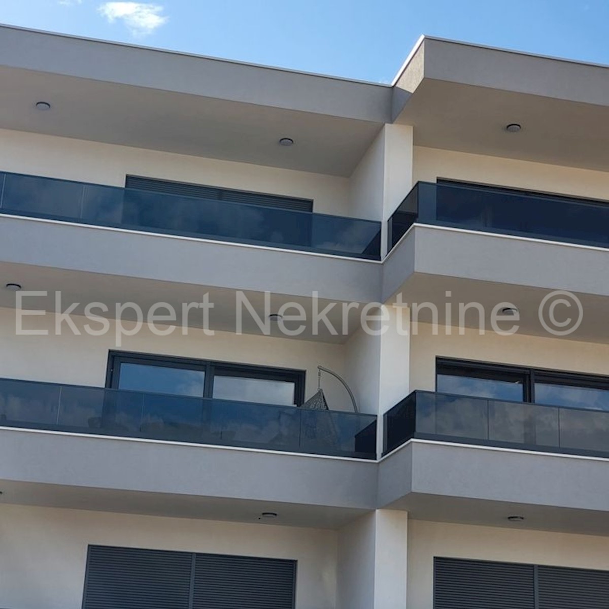 Spalato, Slatine, appartamento di 3 locali 100 m2 + terrazza sul tetto 60 m2, vista mare