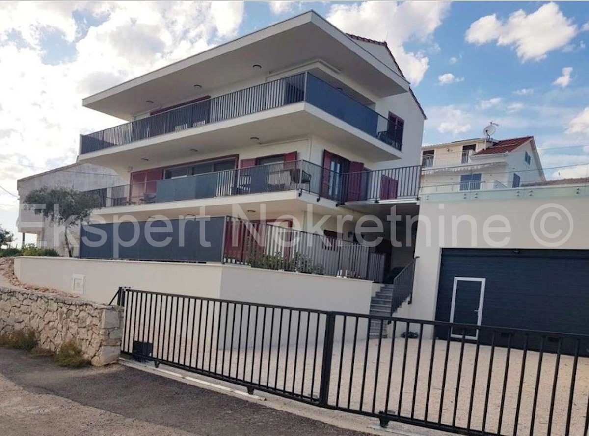 Seget Vranjica, apartment house with 4 apartments. and two swimming pools, 60 m from the sea