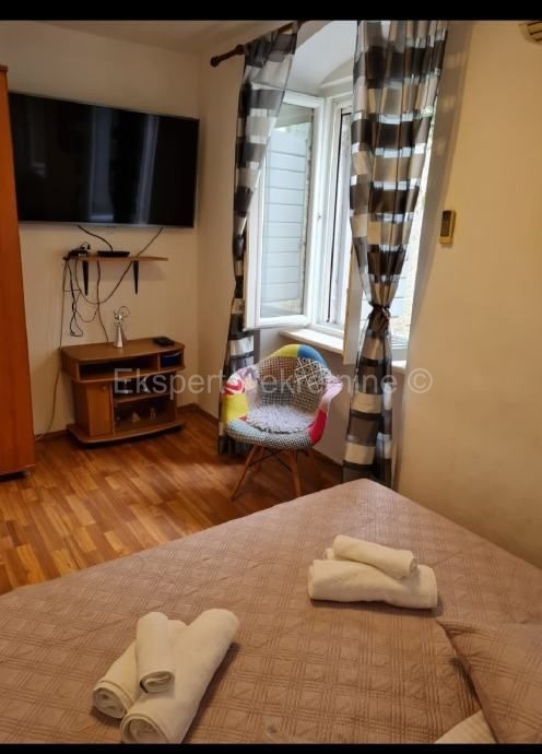 Spalato, centro, appartamento di 4 locali 96m2 nel Palazzo di Diocleziano, a 100 metri dal mare