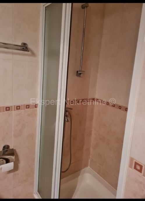 Spalato, centro, appartamento di 4 locali 96m2 nel Palazzo di Diocleziano, a 100 metri dal mare