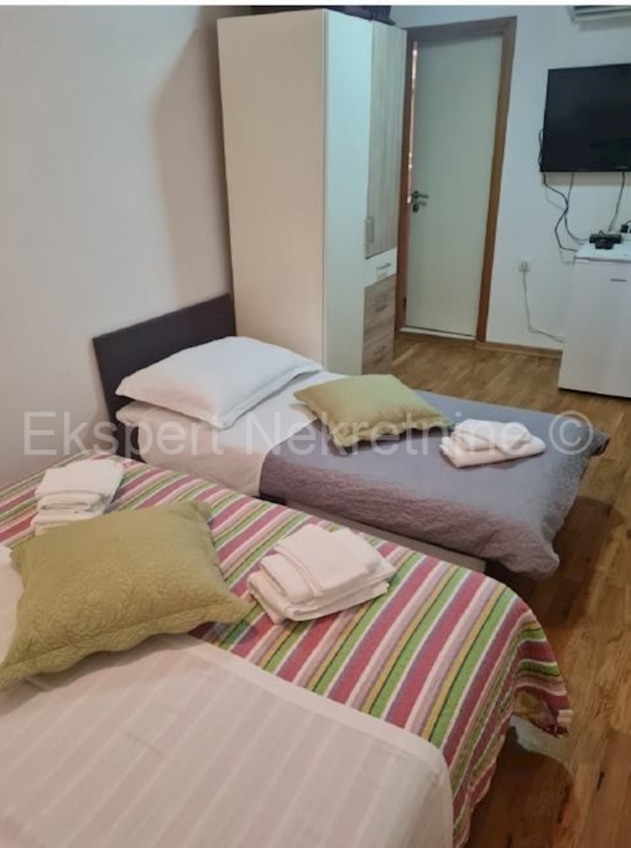 Spalato, centro, appartamento di 4 locali 96m2 nel Palazzo di Diocleziano, a 100 metri dal mare