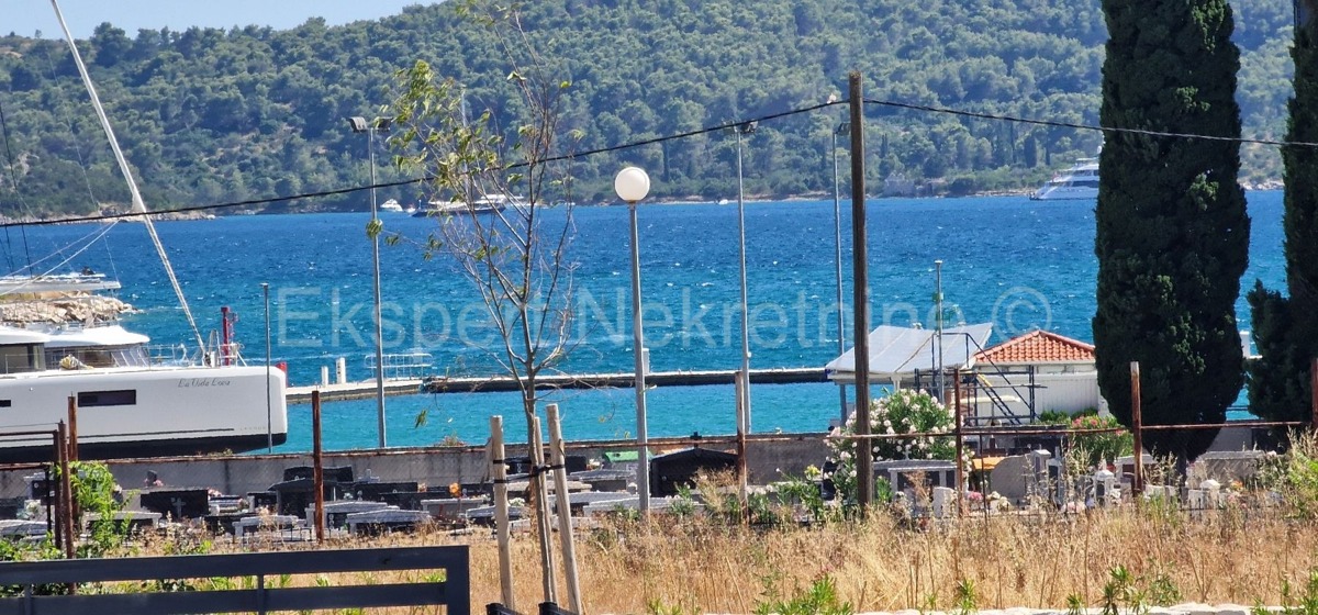 Seget D., 2-bedroom apartment 69m2 + garden 99 m2, new building, furnished, parking