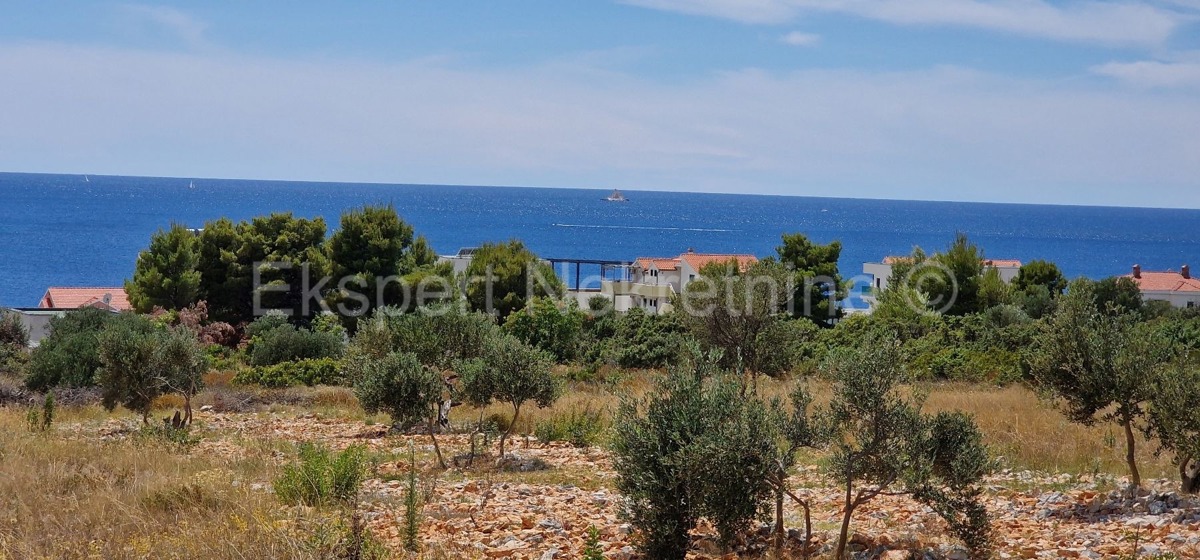 Rogoznica, Lozica, edificio. terreno 1684 m2, 300 m dal mare, vista