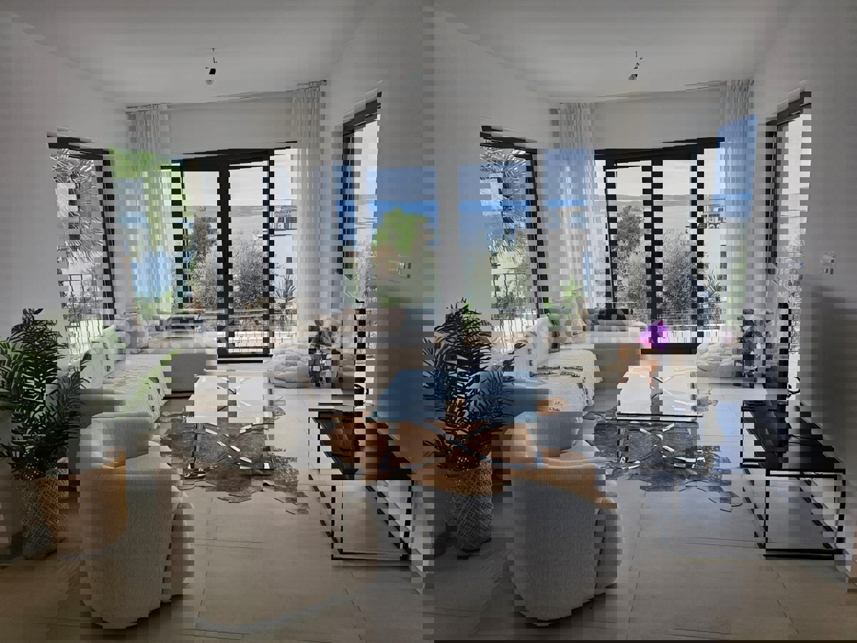 Podstrana, Mutogras, villa di lusso 180m2 con giardino 350m2 e piscina