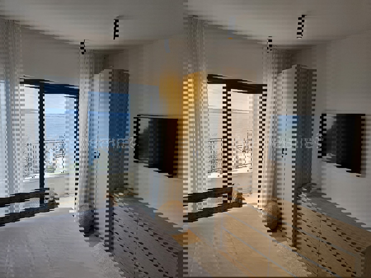 Podstrana, Mutogras, villa di lusso 180m2 con giardino 350m2 e piscina