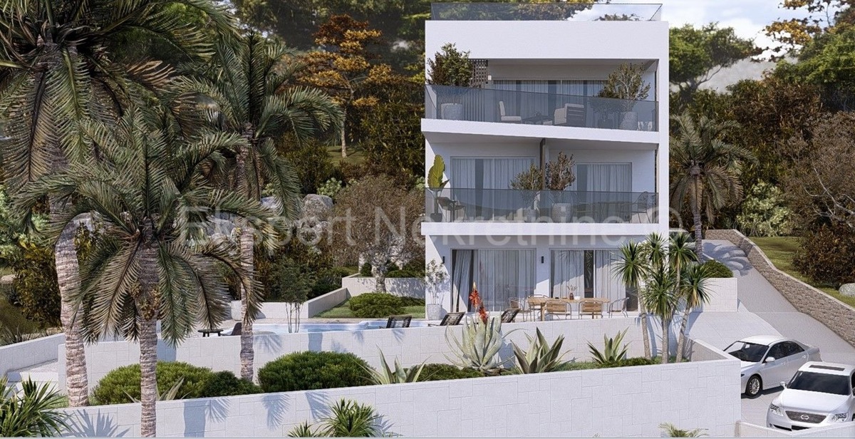 Čiovo, Okrug, 3-bedroom apartment 112 m2 + garden with swimming pool 250m2, FIRST ROW TO THE SEA