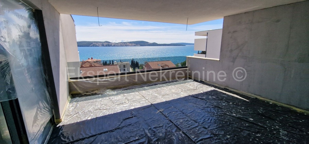 Seget D., penthouse 174 m2, new building, panoramic sea view, 2 garages