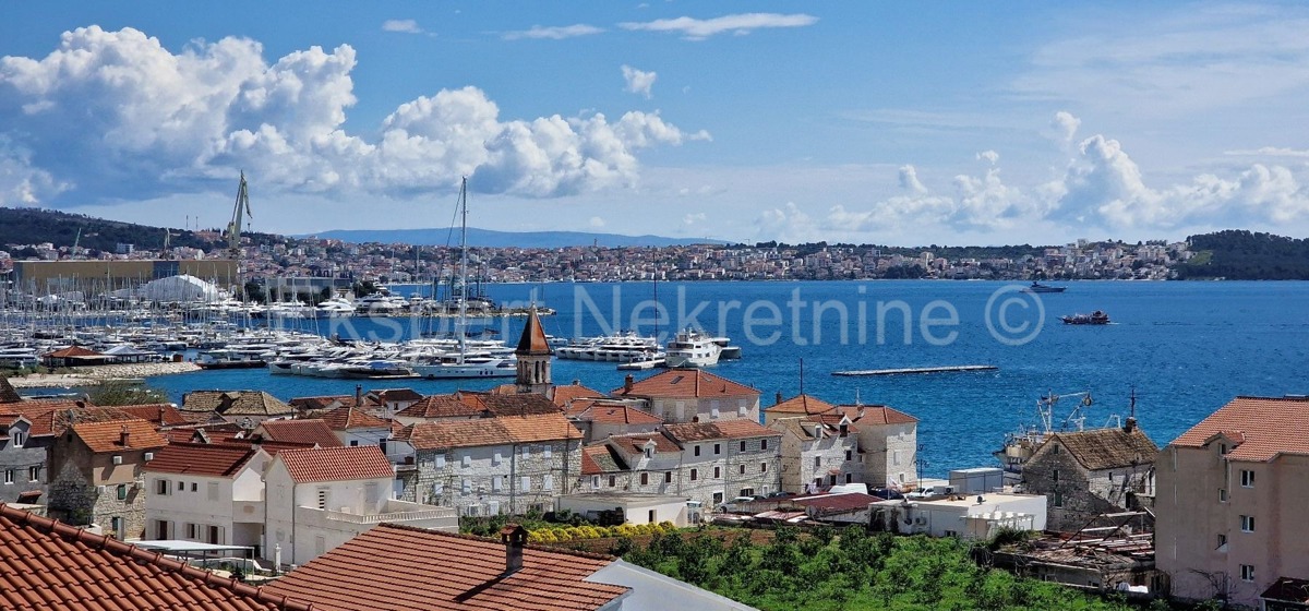 Seget D., penthouse 174 m2, new building, panoramic sea view, 2 garages