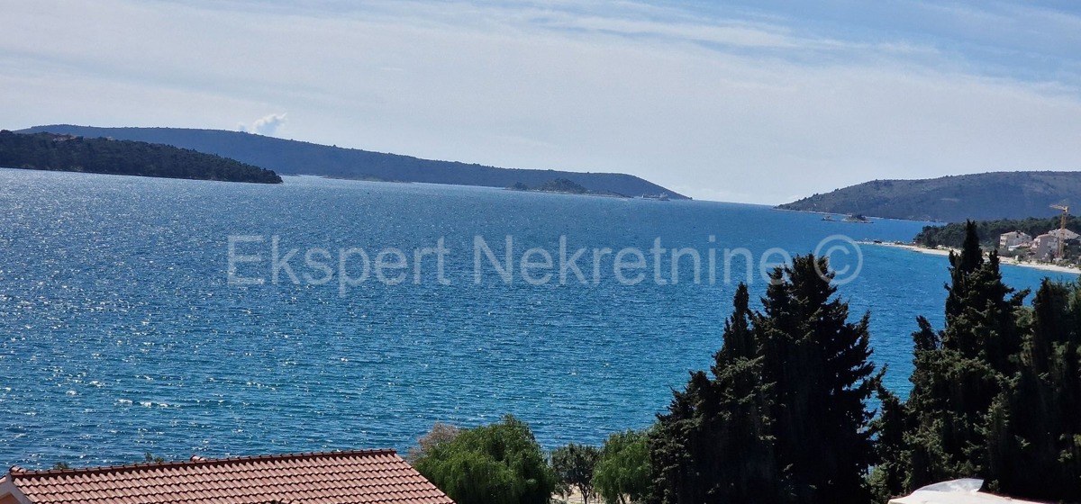 Seget D., penthouse 174 m2, new building, panoramic sea view, 2 garages