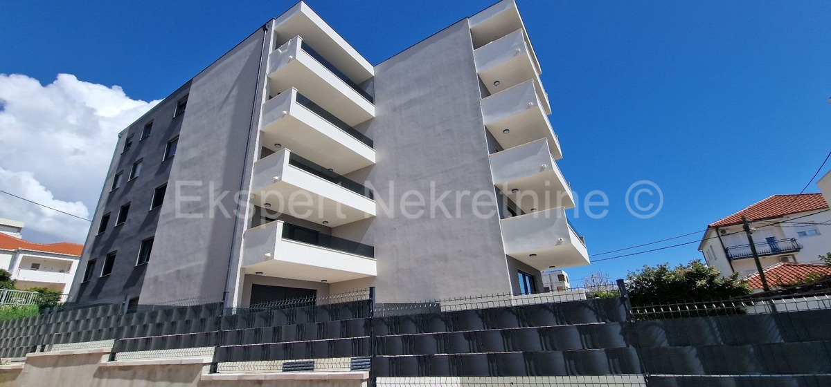 Seget D., penthouse 174 m2, new building, panoramic sea view, 2 garages