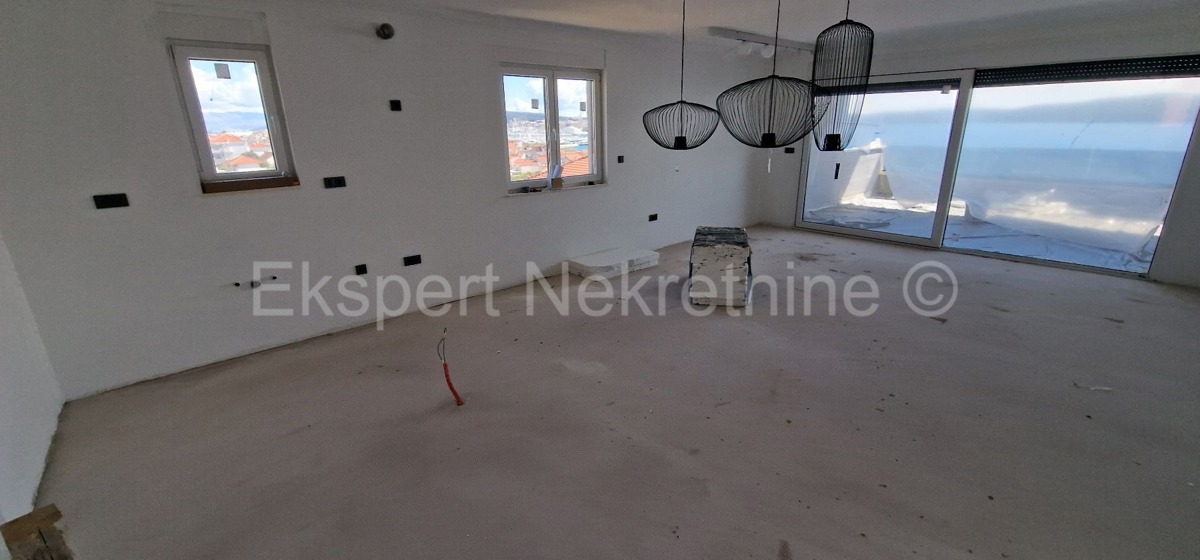 Seget D., penthouse 174 m2, new building, panoramic sea view, 2 garages