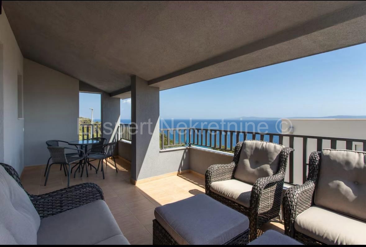 Čiovo, Okrug G. detached house 192 m2 on two floors, sea view,