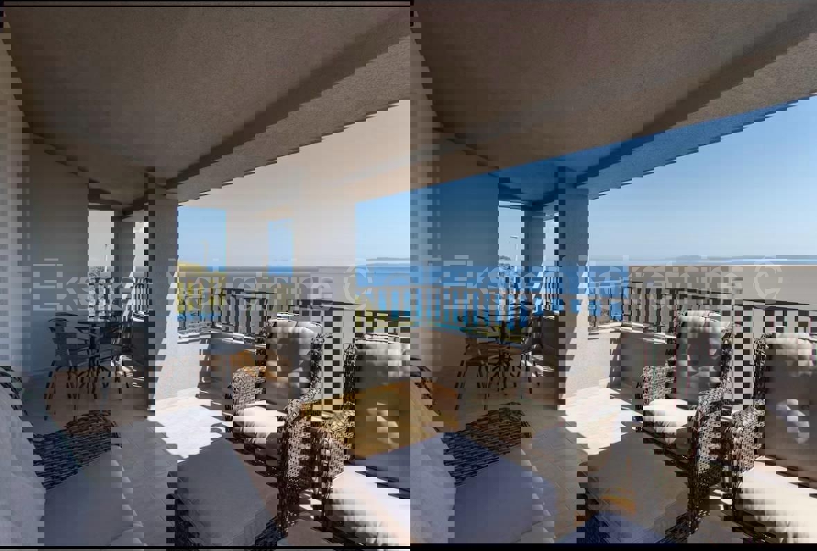 Čiovo, Okrug G. detached house 192 m2 on two floors, sea view,