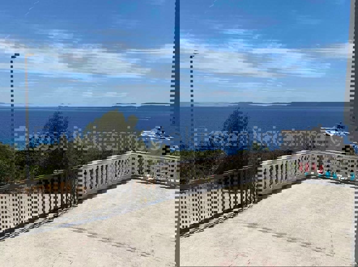 Čiovo, Okrug G. detached house 192 m2 on two floors, sea view,