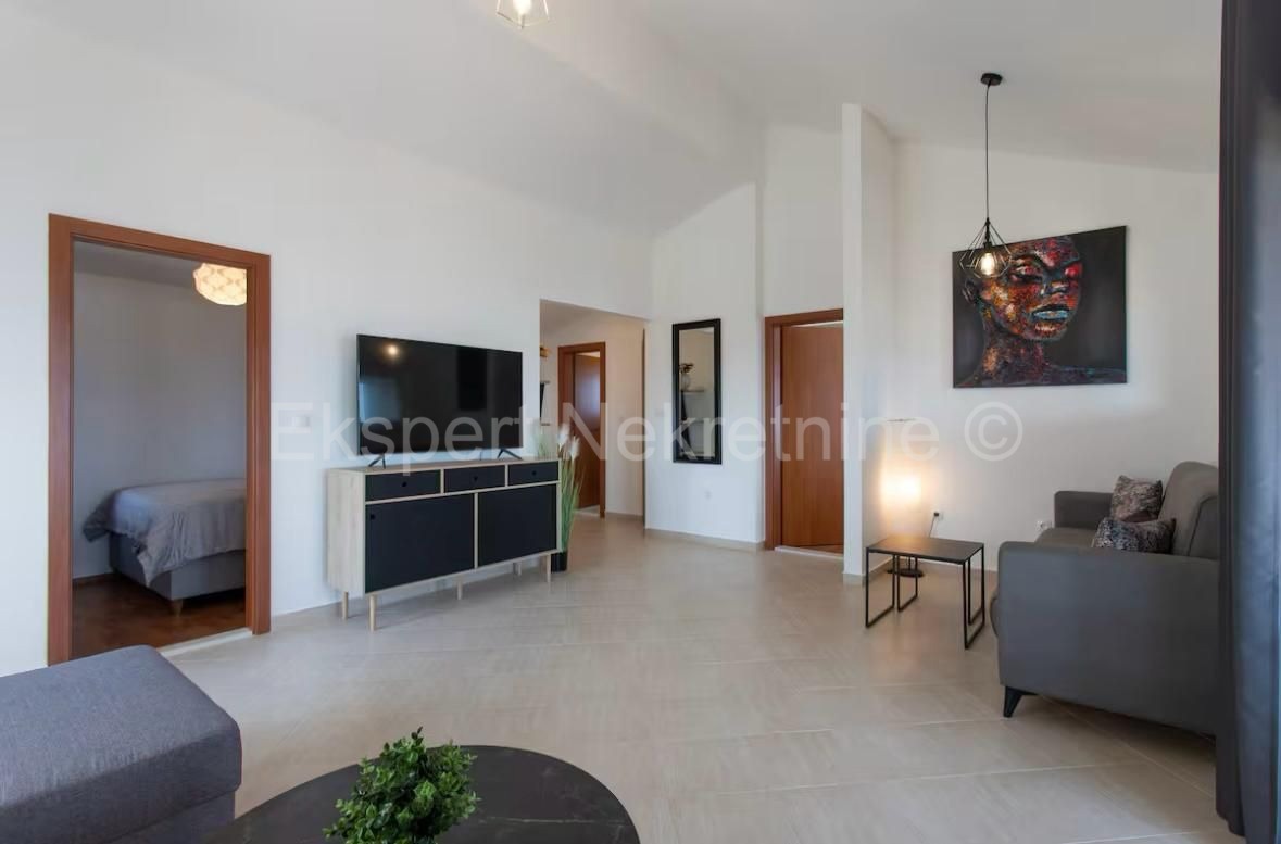 Čiovo, Okrug G. detached house 192 m2 on two floors, sea view,