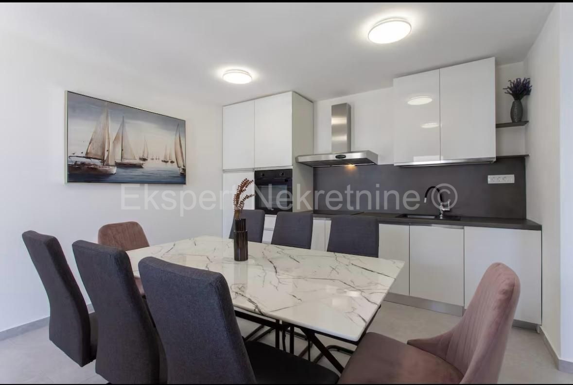 Čiovo, Okrug G. detached house 192 m2 on two floors, sea view,