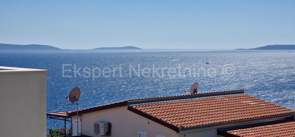 Čiovo, Okrug G. detached house 192 m2 on two floors, sea view,