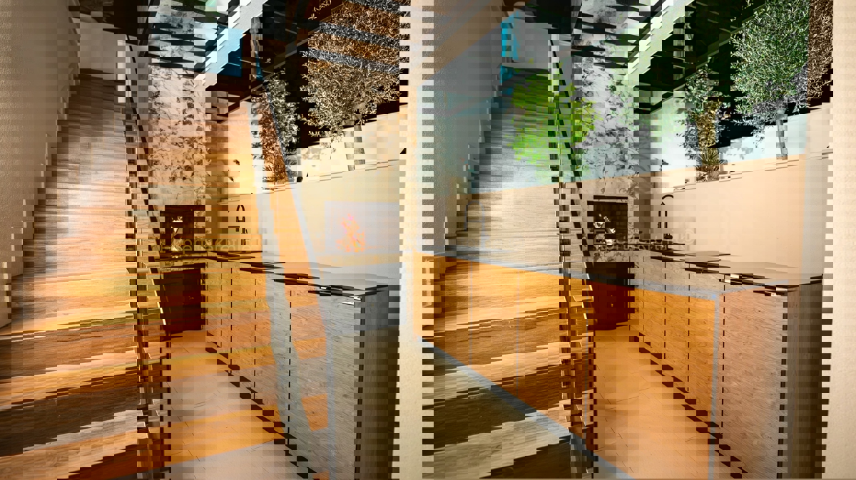 Trogir, luxury villa 312 m2, with swimming pool and garage and landscaped garden