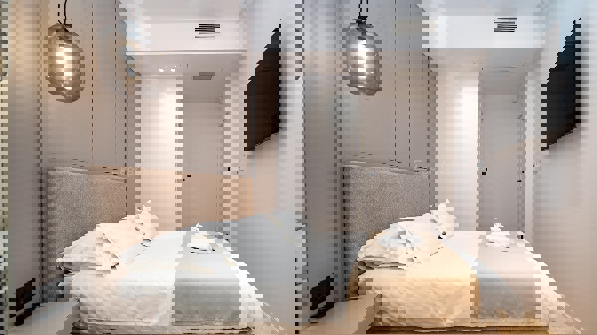 Trogir, luxury villa 312 m2, with swimming pool and garage and landscaped garden