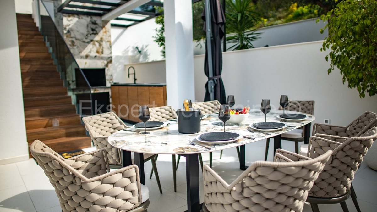 Trogir, luxury villa 312 m2, with swimming pool and garage and landscaped garden