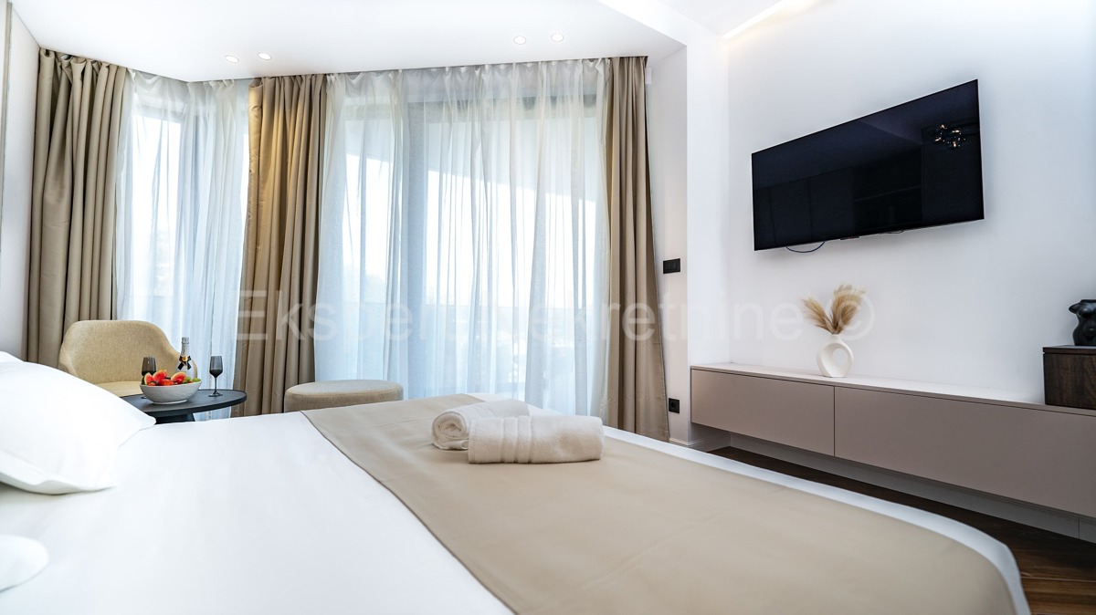 Trogir, luxury villa 312 m2, with swimming pool and garage and landscaped garden