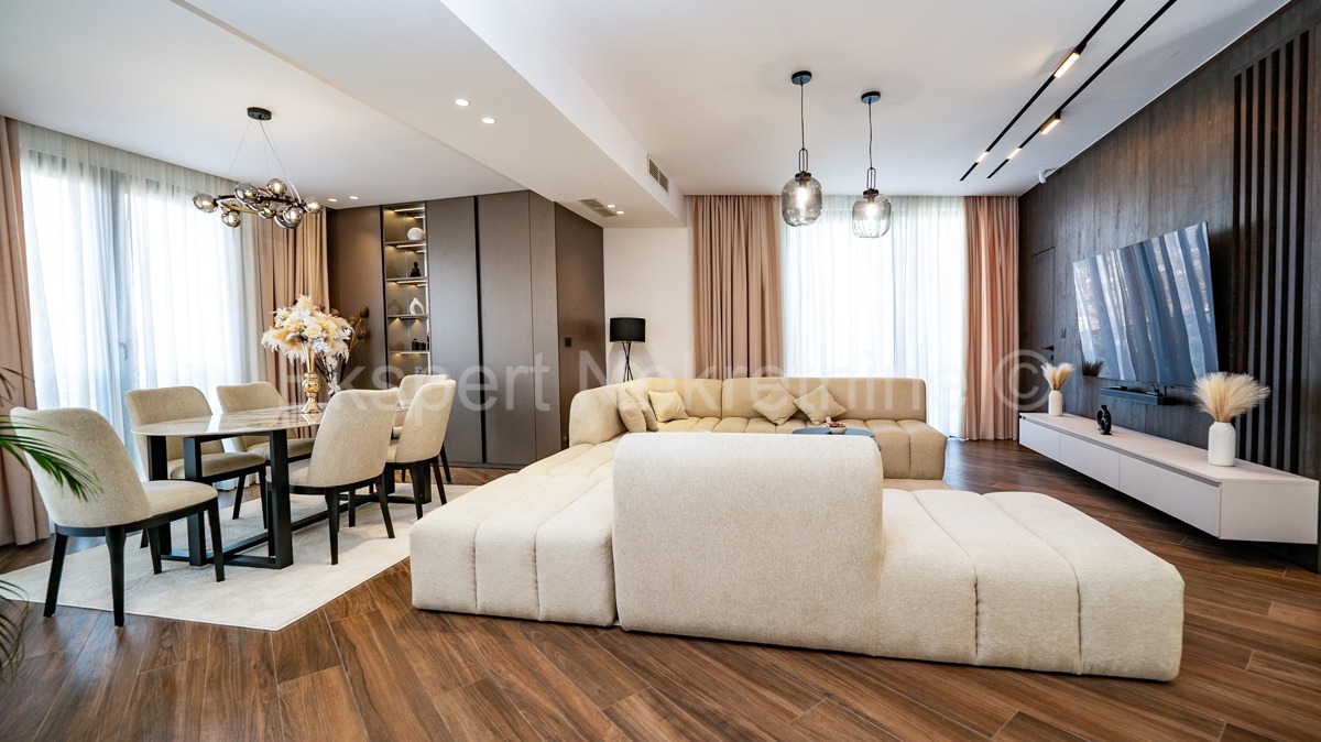 Trogir, luxury villa 312 m2, with swimming pool and garage and landscaped garden