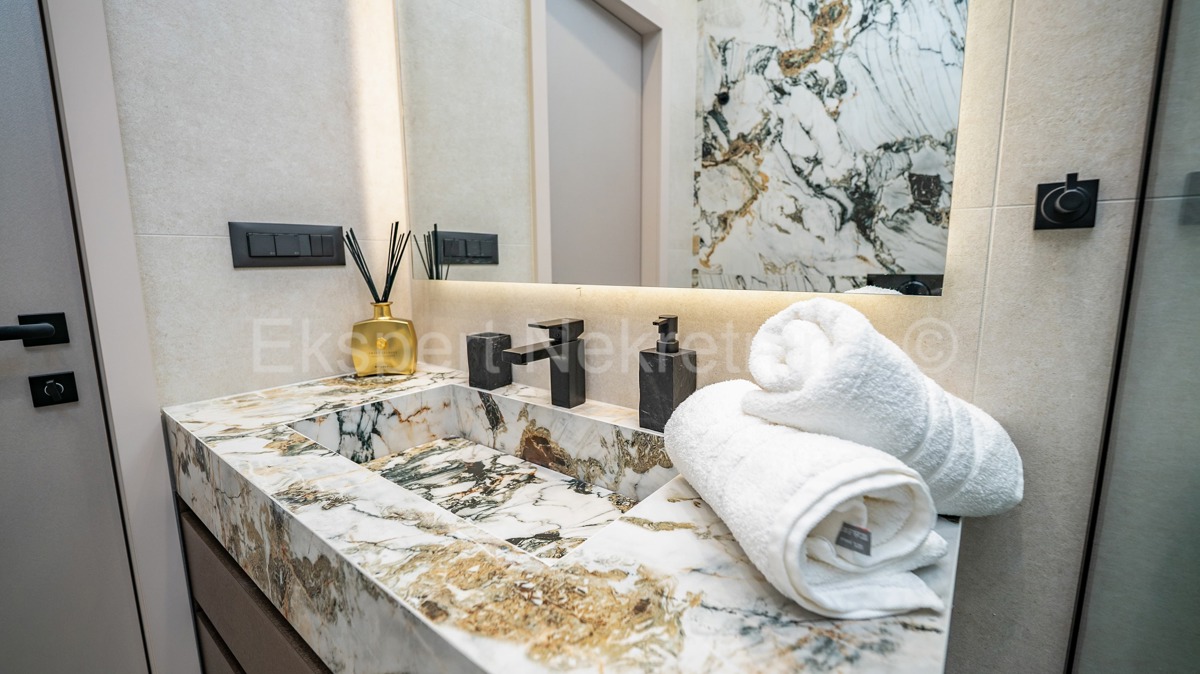 Trogir, luxury villa 312 m2, with swimming pool and garage and landscaped garden