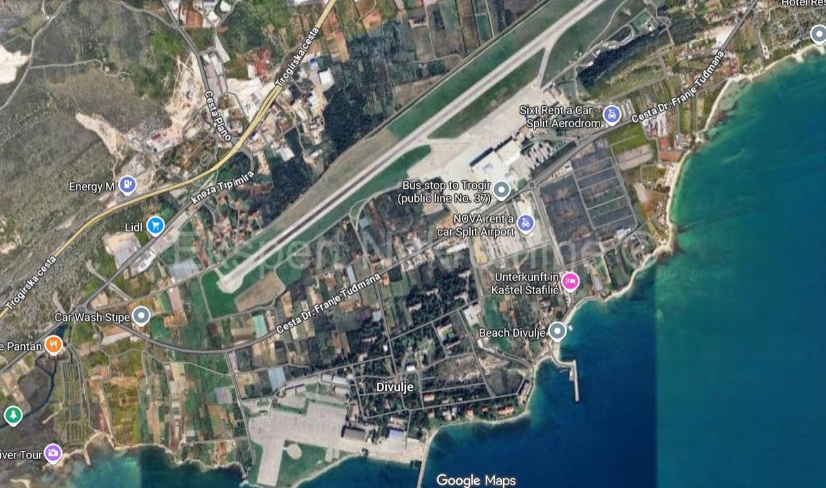 Trogir, Divulje, agricultural land 3314 m2, next to the main road to the airport