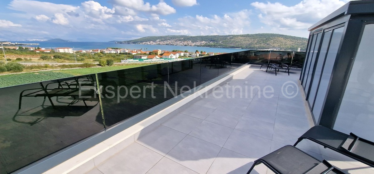 Trogir, penthouse 70 m2 + 74 m2 roof terrace, sea view,
