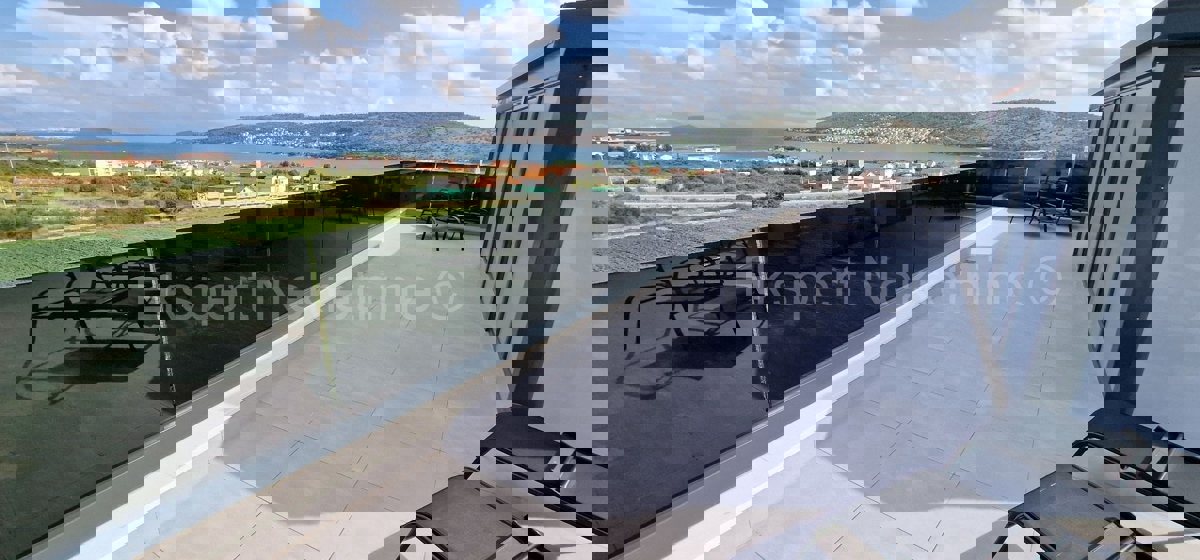 Trogir, penthouse 70 m2 + 74 m2 roof terrace, sea view, 