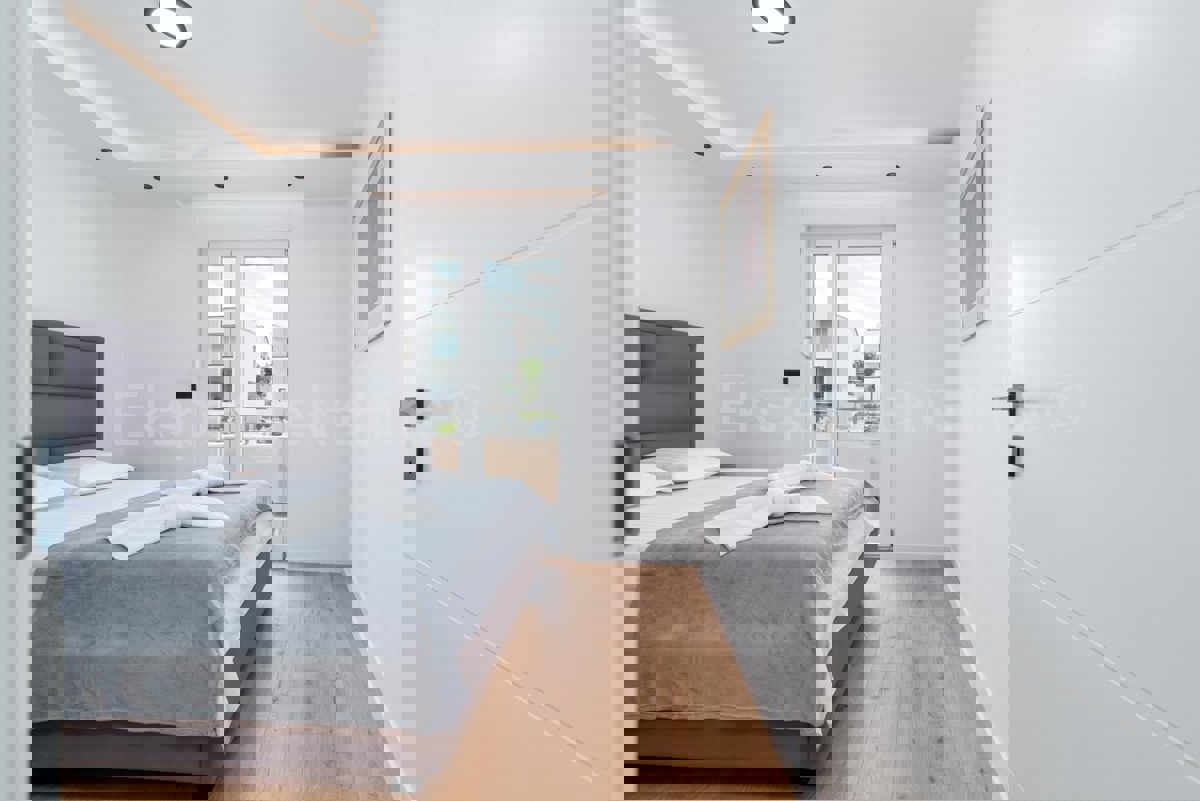 Čiovo, Okrug, 3-bedroom apartment 118 m2, 2nd floor, large terrace, view, furnished