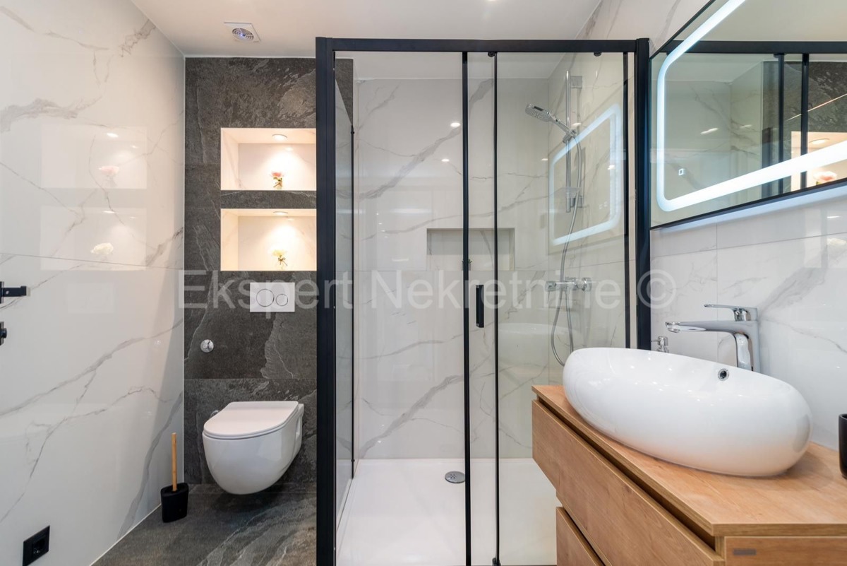 Čiovo, Okrug, 3-bedroom apartment 118 m2, 2nd floor, large terrace, view, furnished