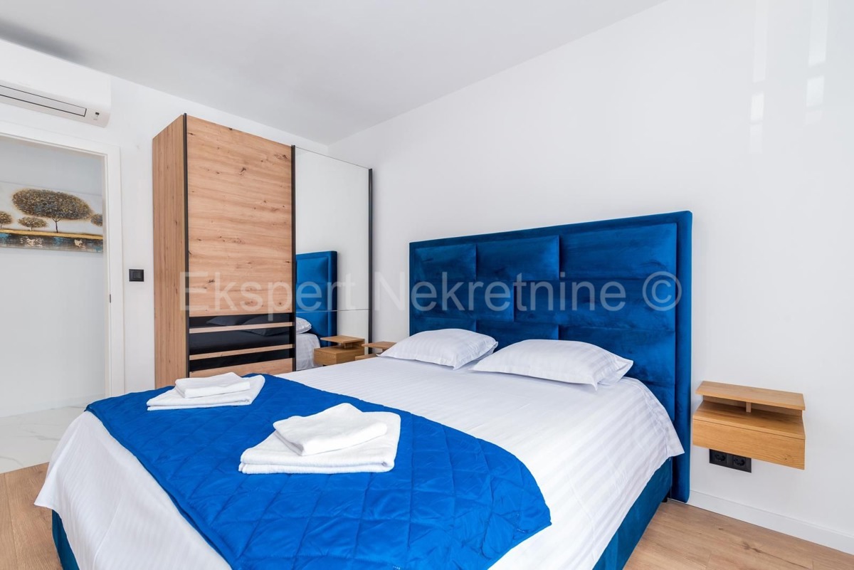 Čiovo, Okrug, 3-bedroom apartment 118 m2, 2nd floor, large terrace, view, furnished