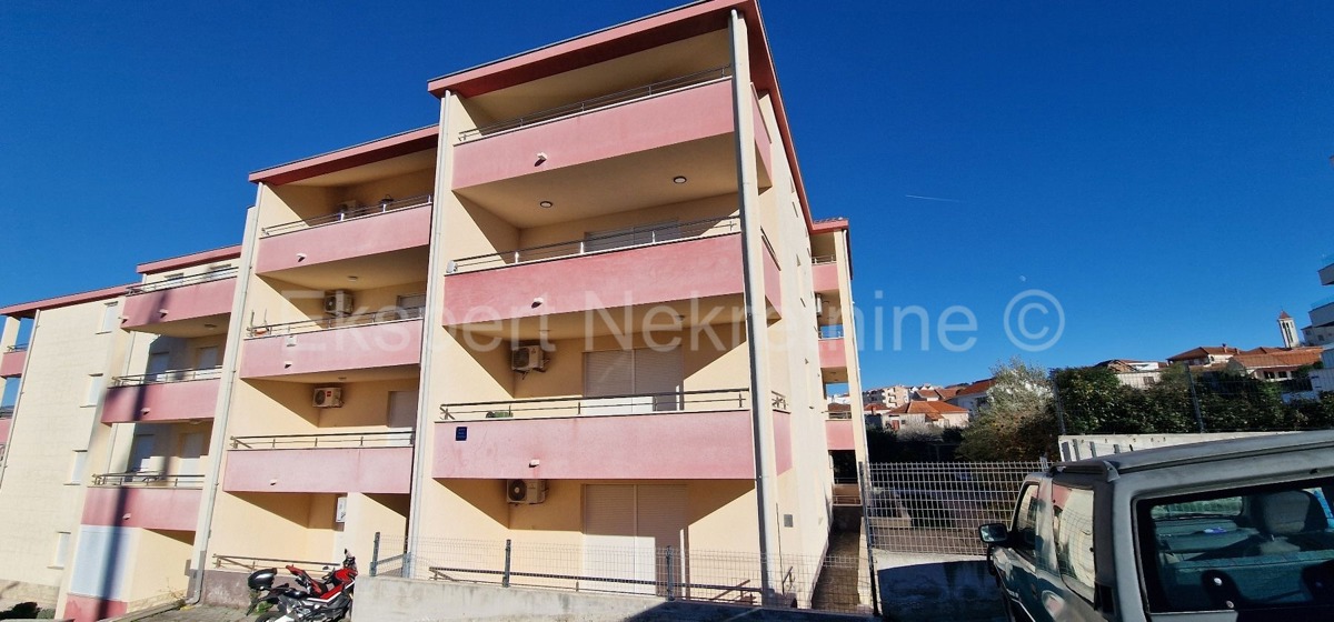 Čiovo, Okrug, 3-bedroom apartment 118 m2, 2nd floor, large terrace, view, furnished