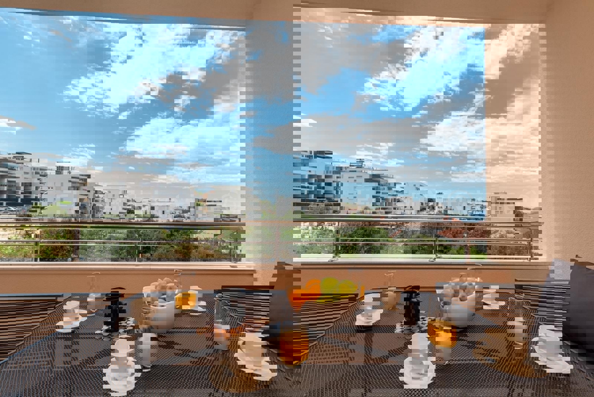 Čiovo, Okrug, 3-bedroom apartment 118 m2, 2nd floor, large terrace, view, furnished