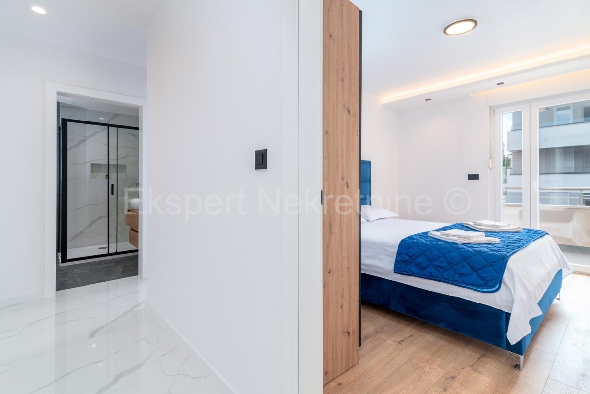 Čiovo, Okrug, 3-bedroom apartment 118 m2, 2nd floor, large terrace, view, furnished